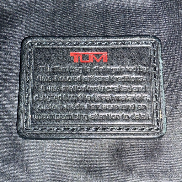 Tumi 96141DH Soft Black Leather Laptop Bag with Strap - Picture 9 of 15